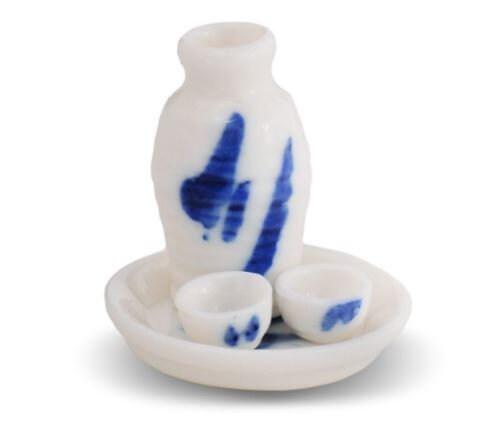 Dollhouse Miniature Sake Set, White and Blue 1